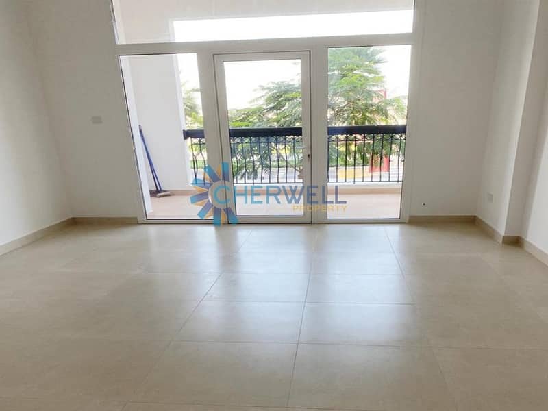 6 HOT DEAL | Great Balcony | Modern Apartment |Vacant