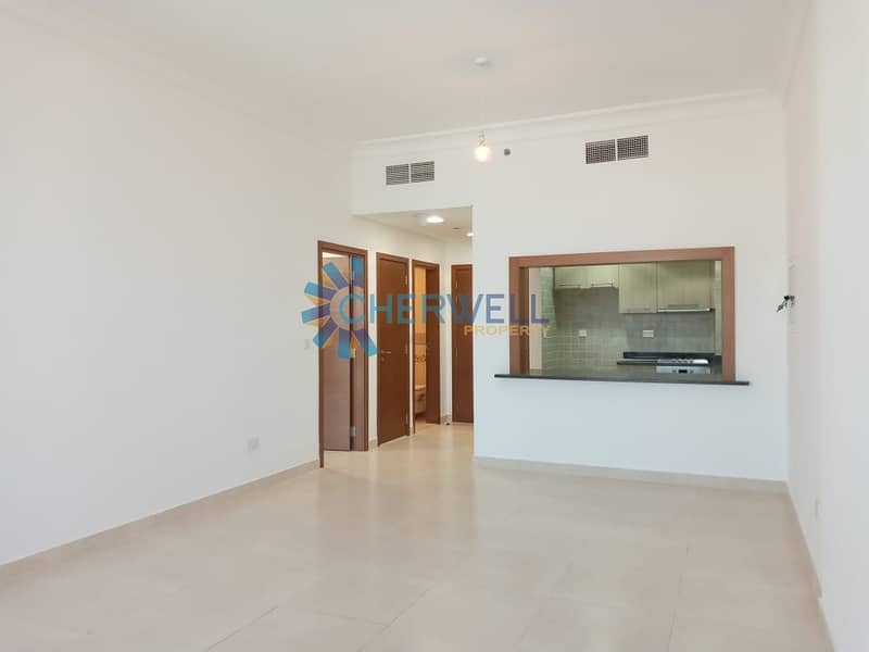 8 HOT DEAL | Great Balcony | Modern Apartment |Vacant