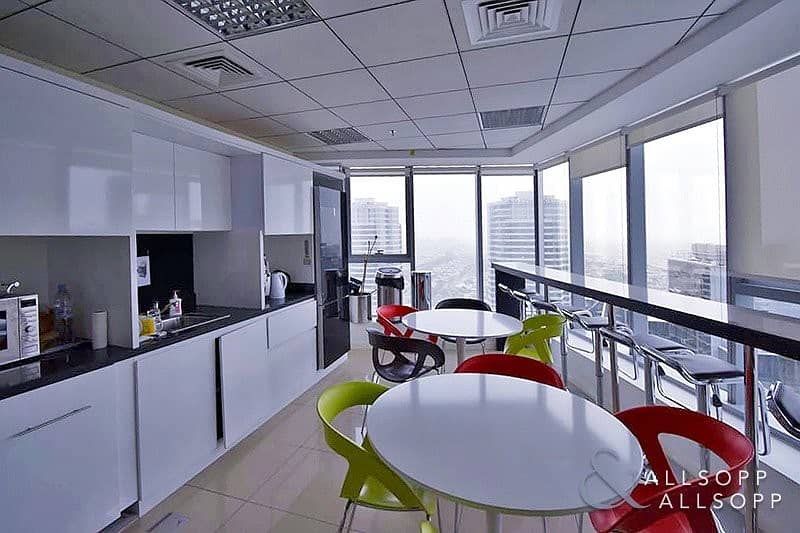 5 Fully Furnished | Half Floor | Amazing Office