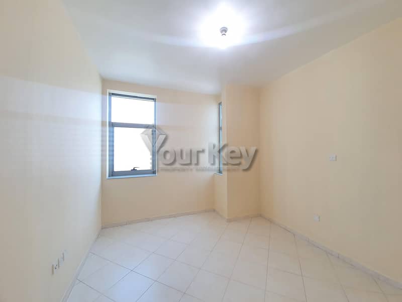 5 One bedroom with balcony in Murror st