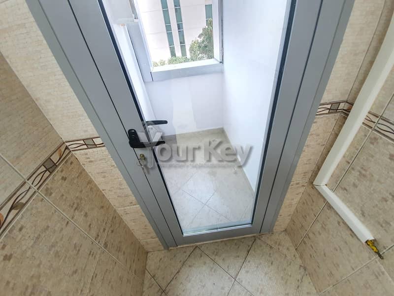 10 One bedroom with balcony in Murror st