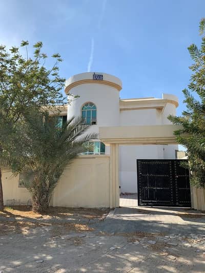 7 Bedroom villa in Muwafja  for Rent