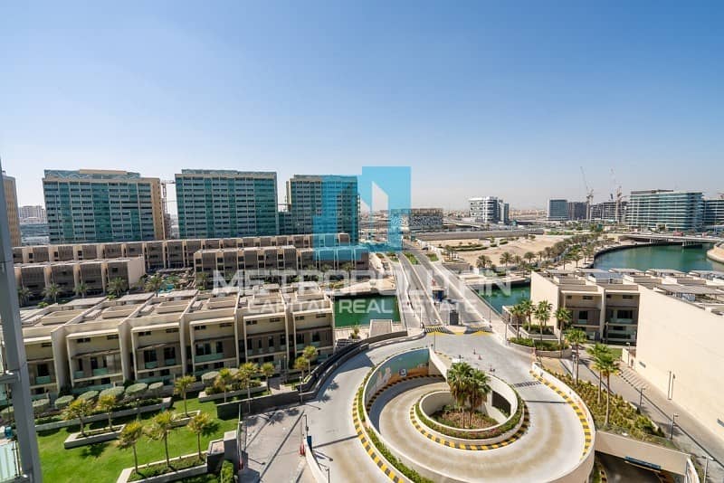 Canal View| Big Balcony| Beach Access| Huge Layout Canal View| Big Balcony| Beach Access| Huge Layout