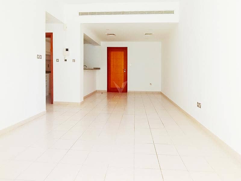 3 Vacant and Upgraded 1BR | Close to the Pool and Park