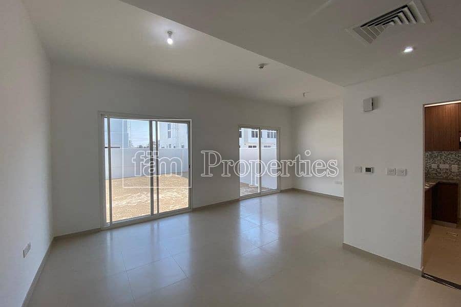 2 Single Row Mid Brand New 3 Bed Townhouse For Rent