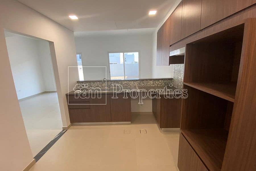 4 Single Row Mid Brand New 3 Bed Townhouse For Rent