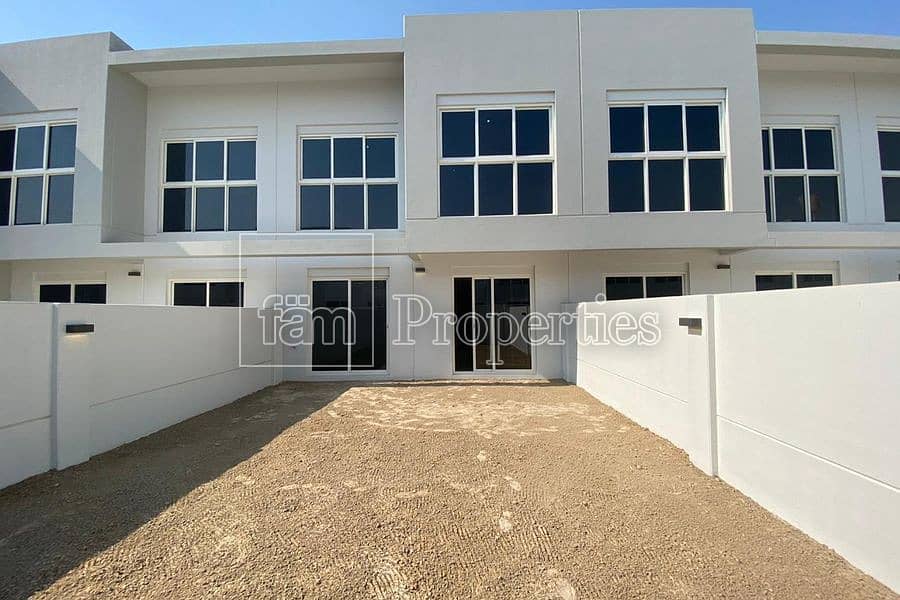 15 Single Row Mid Brand New 3 Bed Townhouse For Rent