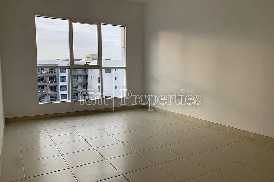 6 Pool View | Large Bedroom | Multi. Cheq |