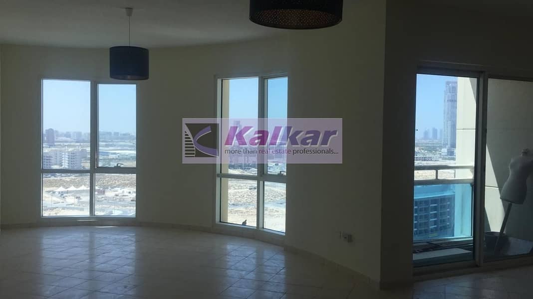 9 Crescent Tower - Corner Large Two Bedroom with open plan kitchen with open view and in Higher floor @ AED. 39K