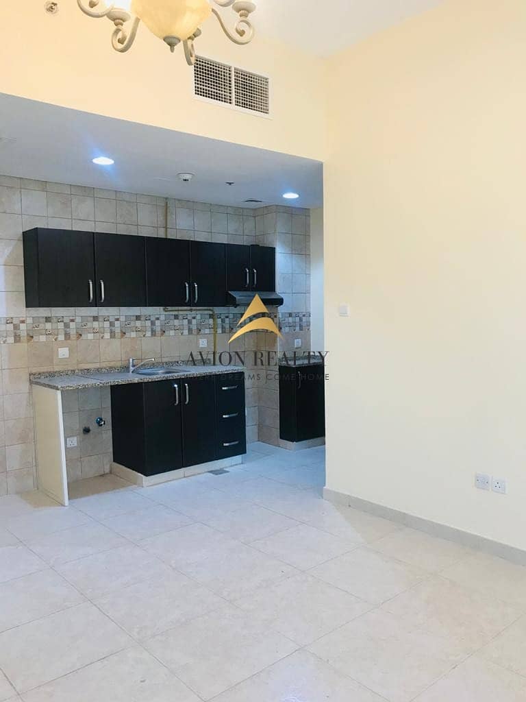 21 Bright Apartment| Closed Kitchen| Ready to Move in