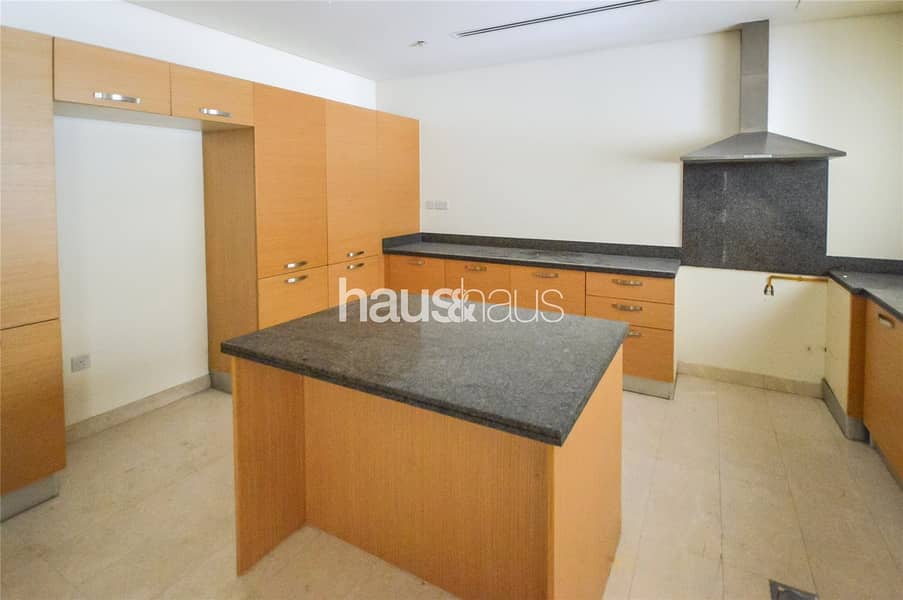 4 Vacant | 3 Bed + Maids | Single Row | Townhouse