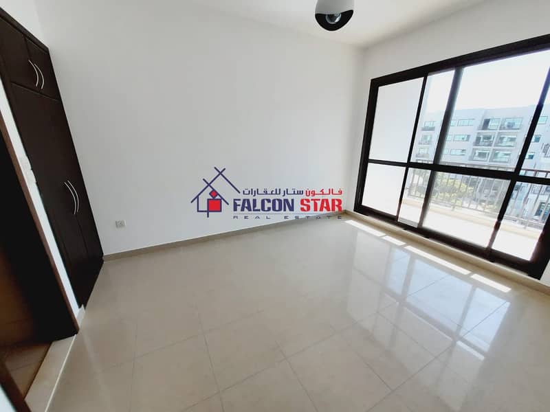 4 STRAIGHT LAYOUT | CORNER UNIT | SPACIOUS 2 BED WITH DOUBLE BALCONY
