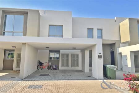 Single Row | Backing Playground | 3 Beds Single Row | Backing Playground | 3 Beds