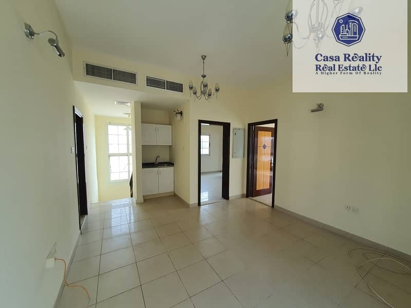 6 Compound 3 Master BR villa for rent in Mirdif