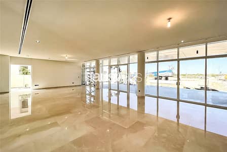 Located on Golf Course | Huge Plot | Six Bedroom Located on Golf Course | Huge Plot | Six Bedroom