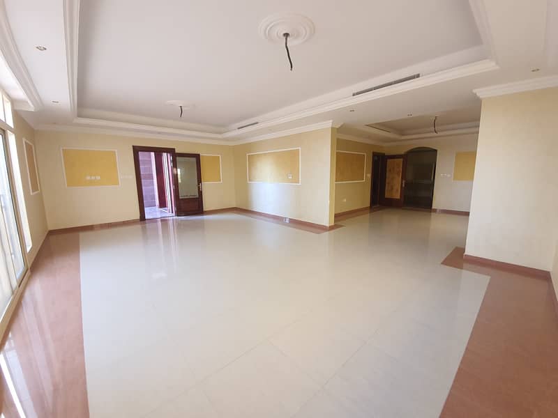 Beautiful  brand new 5bed duplex villa with wardrobe balcony parking just 115k Al Tai sharjah