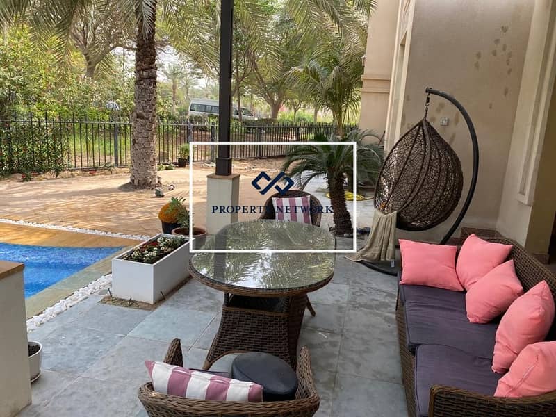 10 A Beautiful Upgraded Villa for sale