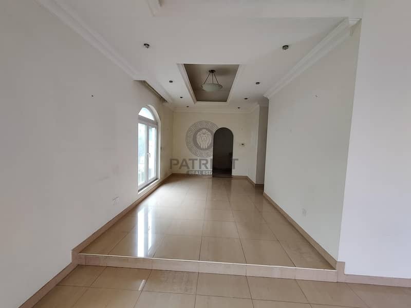 15 Elegant 4 BR Villa | Good Location| Jumeirah 2