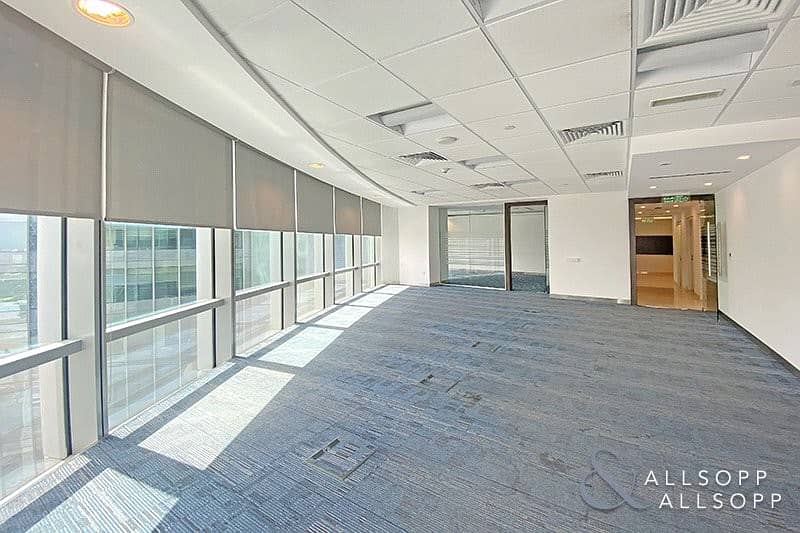 16 Fully Fitted Office | Close To Metro | DIFC
