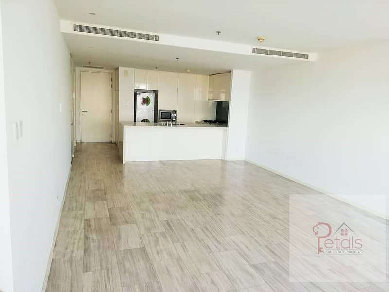 Elegent | Vacant | Full Waterfront Views Elegent | Vacant | Full Waterfront Views