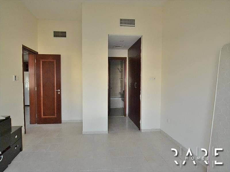 4 Unfurnished 1 BR nearby Mosque in Med 41 - Discovery Gardens