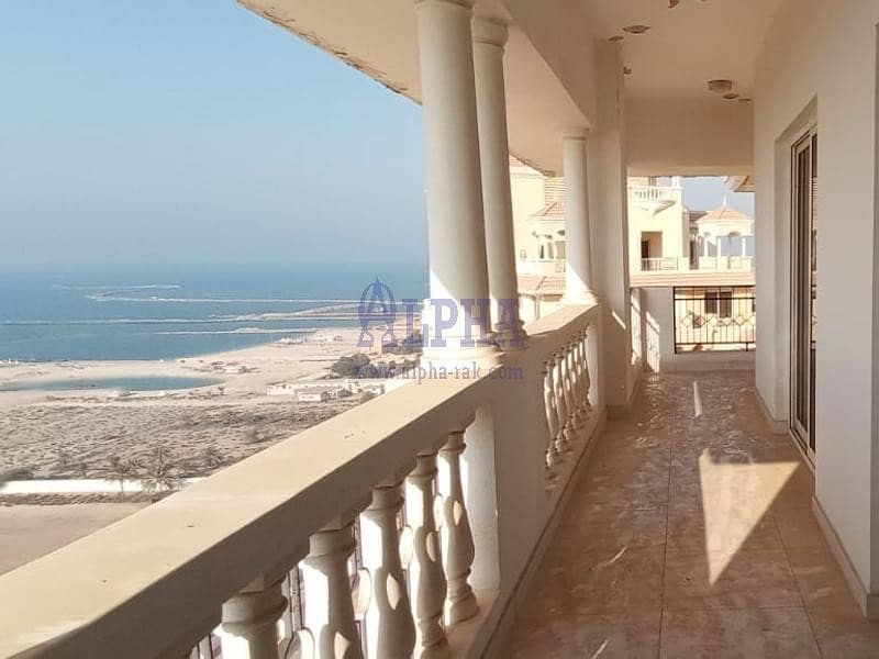 8 Live by the Beach - Stunning Sea Views - High Floor!