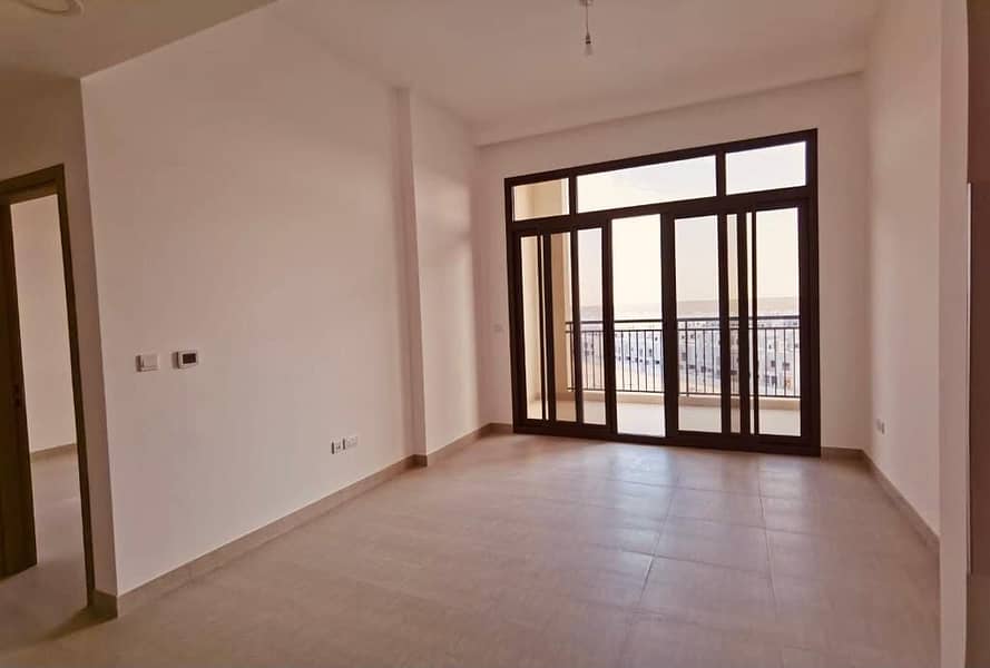 BRAND NEW 1BHK APPARTMENT IN TOWNSQUARE  WITH BALCONY