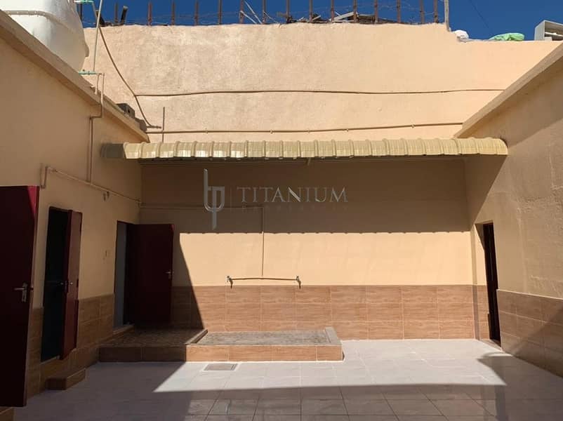 3 2 SHOP 5 BEDROOMS HALL VILLA  WELL MAINTAIEND  AL RASHIDYA