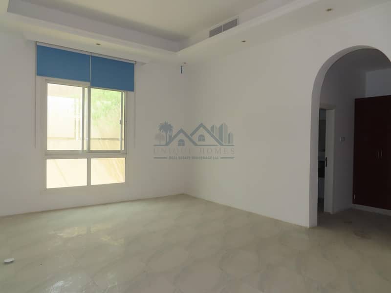 4 Spacious Commercial Villa for Rent