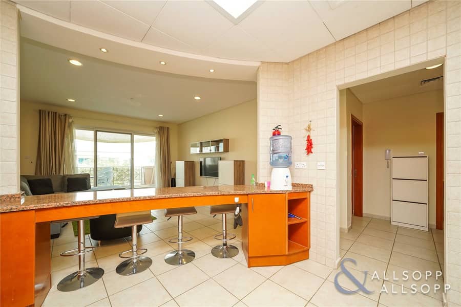 8 Furnished | 1 Bed | Immaculate Condition