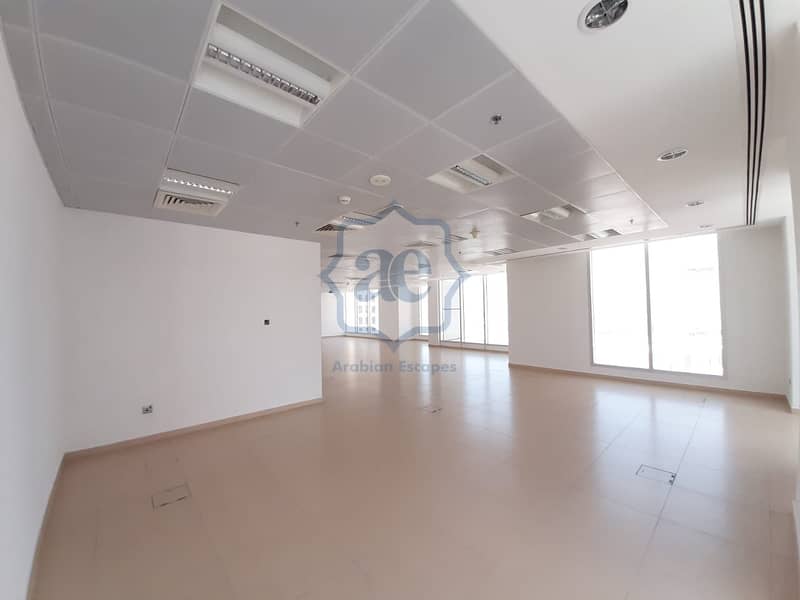 5 Stunning Office l DEWA and Chiller included l Sea View