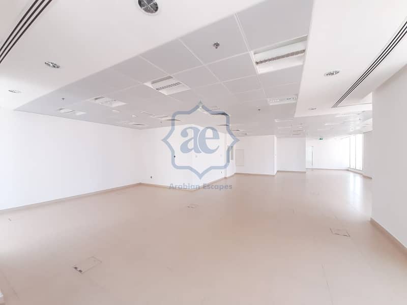 10 Stunning Office l DEWA and Chiller included l Sea View