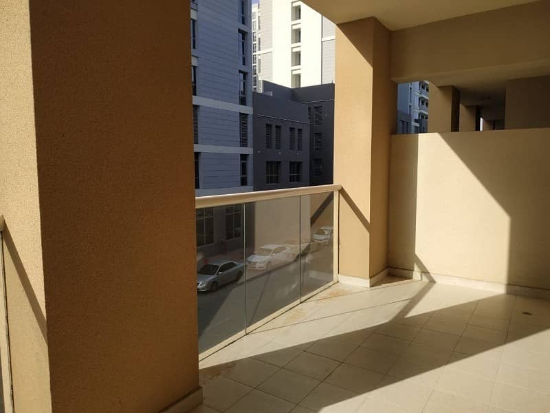 6 Urgent Sale 3BR | Pool and Balcony | Best Quality