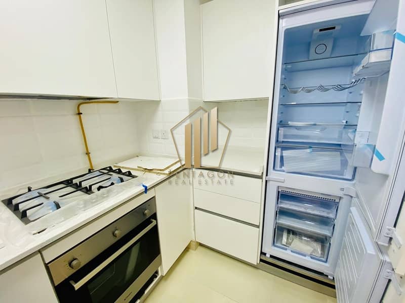 8 Brand New / Fitted appliances/ 1 month free