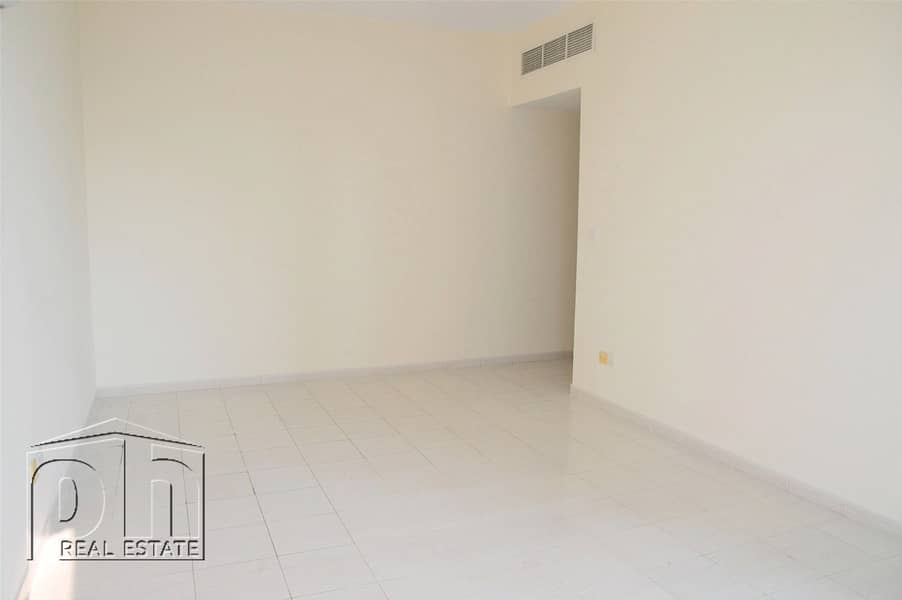 4 Exclusive| Spacious 2 bedroom| Vacant now