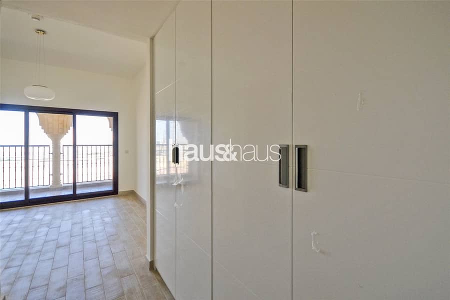 6 Exclusive 3 Bed +M | White Goods | Tower A