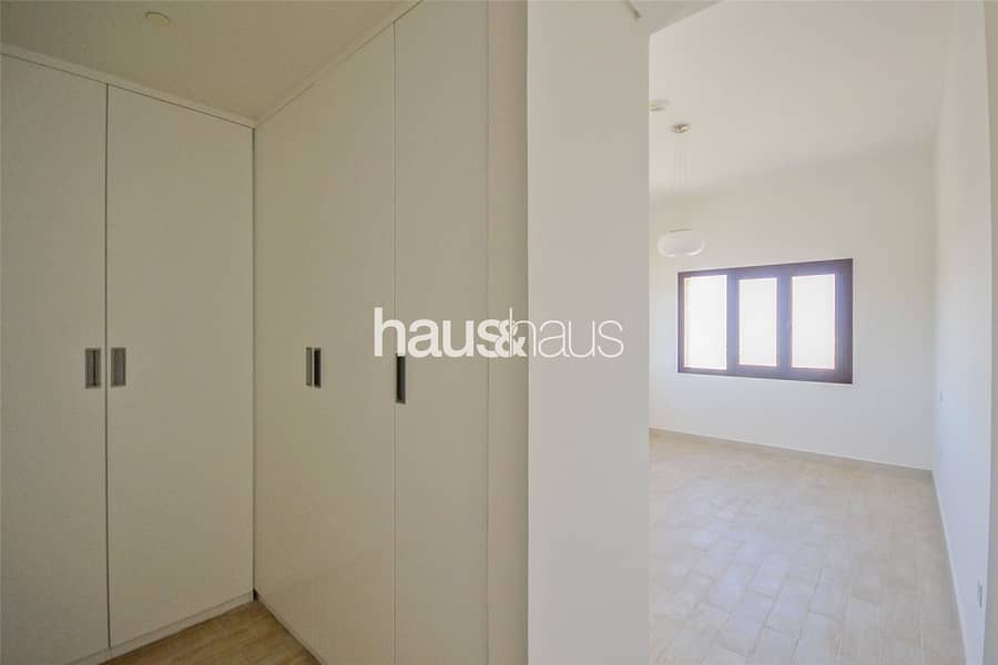 9 Exclusive 3 Bed +M | White Goods | Tower A