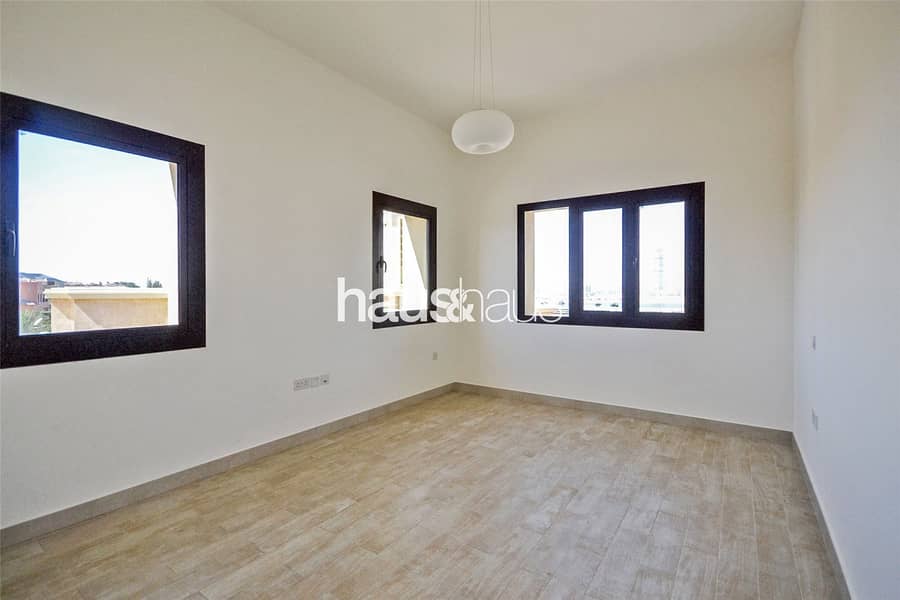 10 Exclusive 3 Bed +M | White Goods | Tower A