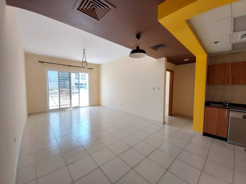 2 HM | Spacious 1BHK | Equipped Kitchen | only 40K