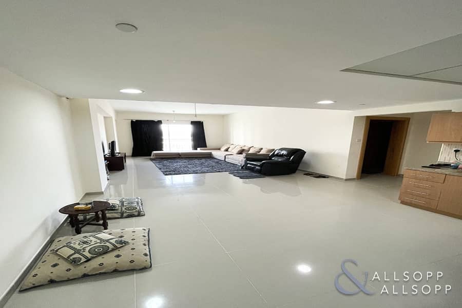 10 Spacious 1 Bed Apartment | VOT | Low Floor