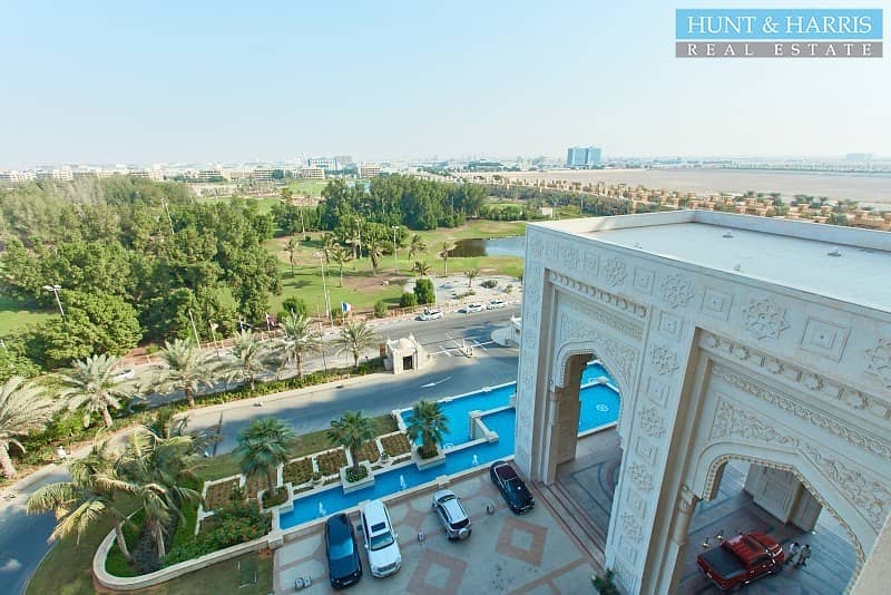 Luxury Hotel apartment - Golf View - Great Location