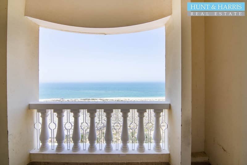 Spectacular Sea View - Furnished studio - High Floor