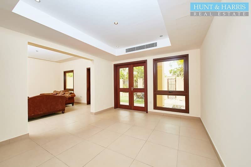 3 Ideal Family Living - Granada - Mina Al Arab