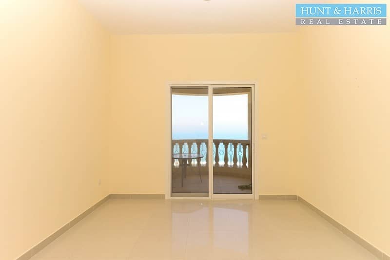 3 Full Sea View - Spacious Unit - Ready to move into