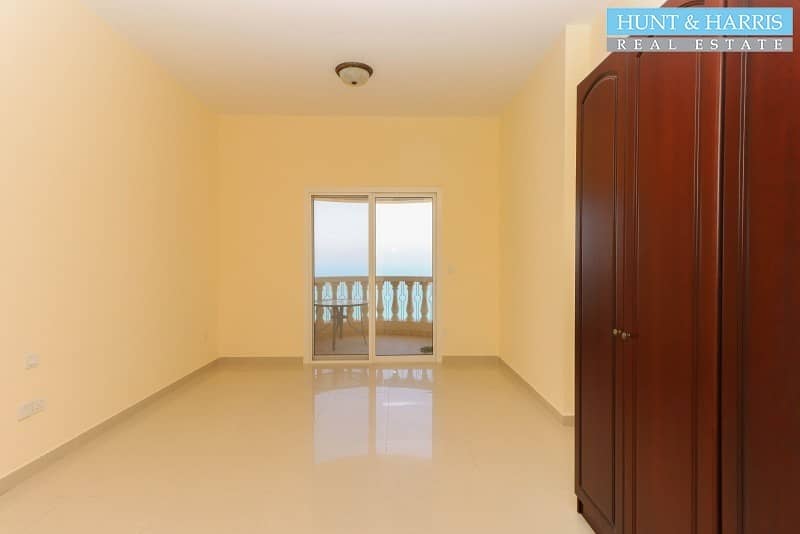 4 Full Sea View - Spacious Unit - Ready to move into
