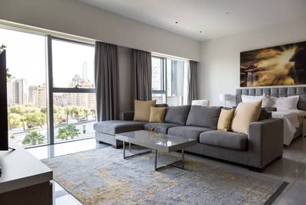 Next to Metro ● Urban Living ● Great View Next to Metro ● Urban Living ● Great View