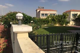 فیلا في الضاحية 1B مثلث قرية الجميرا (JVT) 2 غرف 115000 درهم - 5065750