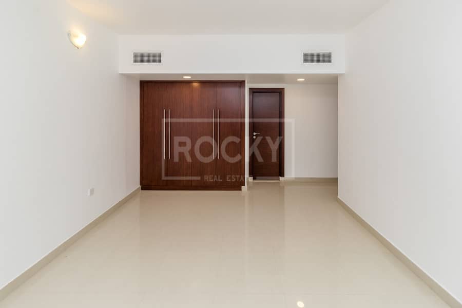 9 Single Storey | 3 Bed plus Maids | Big Private Garden | Jumeirah 2