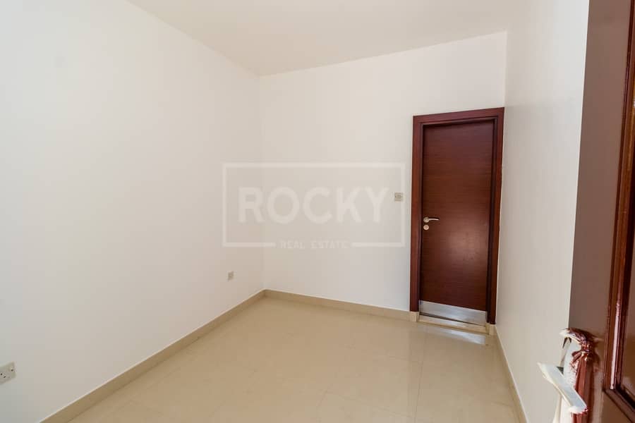 11 Single Storey | 3 Bed plus Maids | Big Private Garden | Jumeirah 2