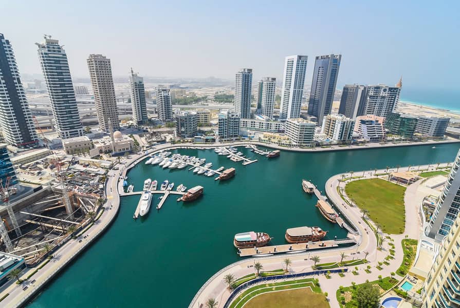 Gorgeous 2 Bedroom Apartment with a full marina view